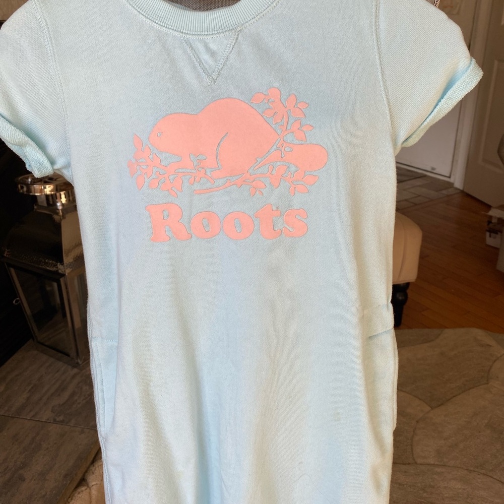 Girls Roots baby blue terry material dress.